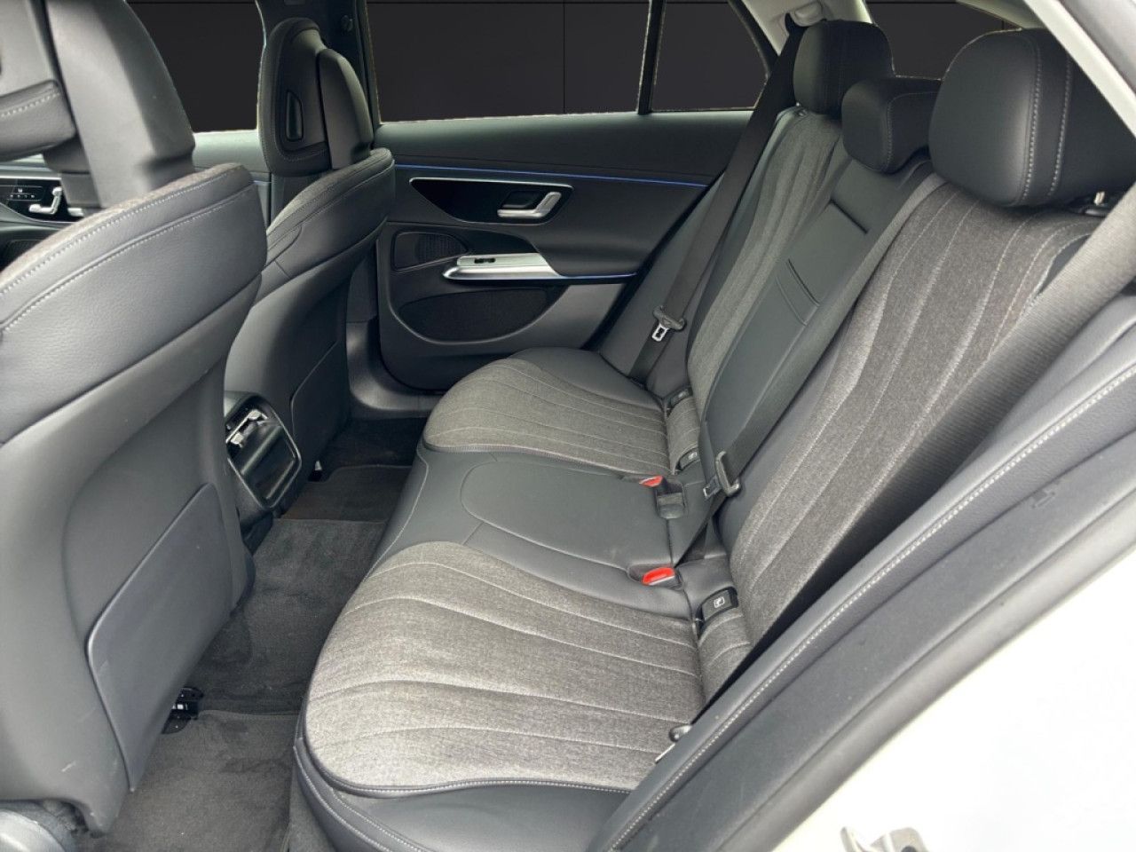 Mercedes-Benz E-Klasse – Bild 13