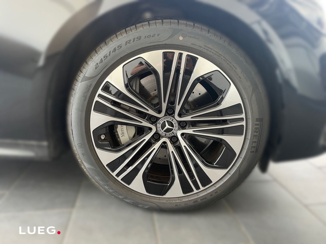 Mercedes-Benz E-Klasse – Bild 7