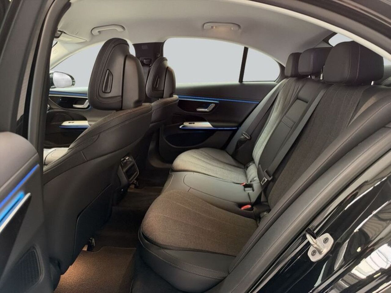 Mercedes-Benz E-Klasse – Bild 11