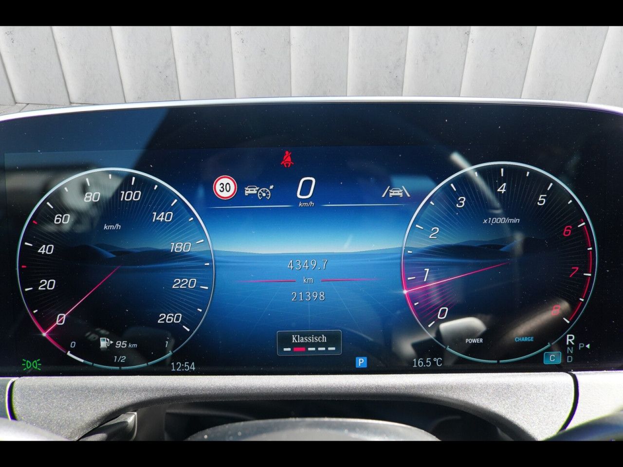 Mercedes-Benz E-Klasse – Bild 17