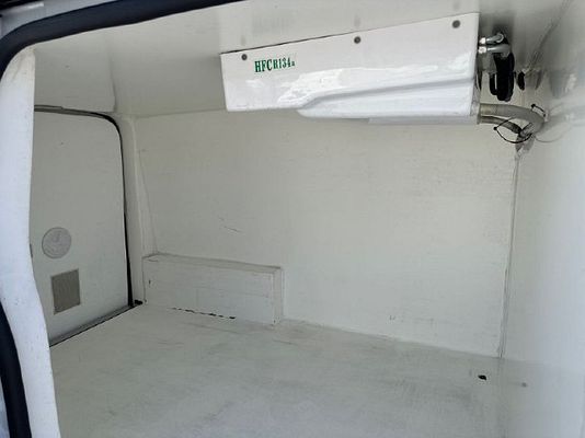 Vehicle image 6 / 15