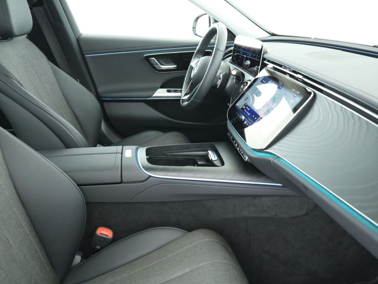 Mercedes-Benz E-Klasse – Bild 17