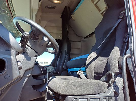 Vehicle image 7 / 14
