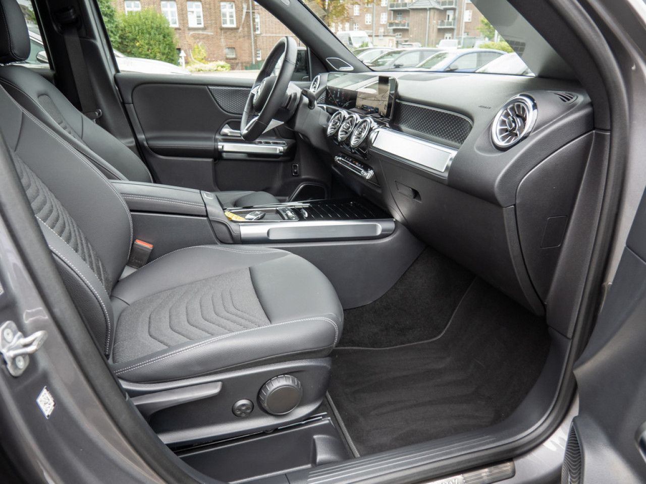 Mercedes-Benz GLB – Bild 2