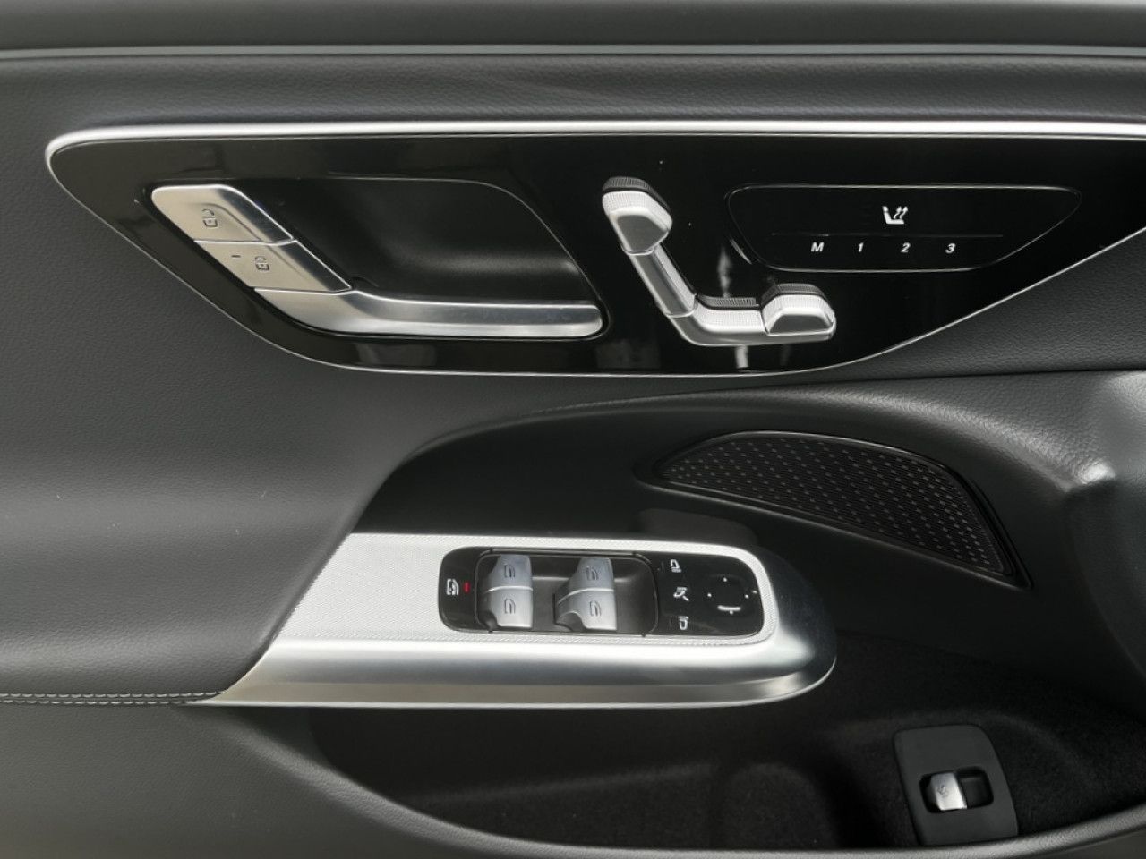 Mercedes-Benz E-Klasse – Bild 10