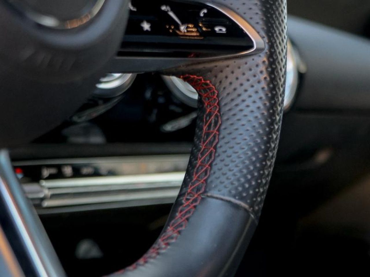 Photo du v&eacute;hicule 16 / 18