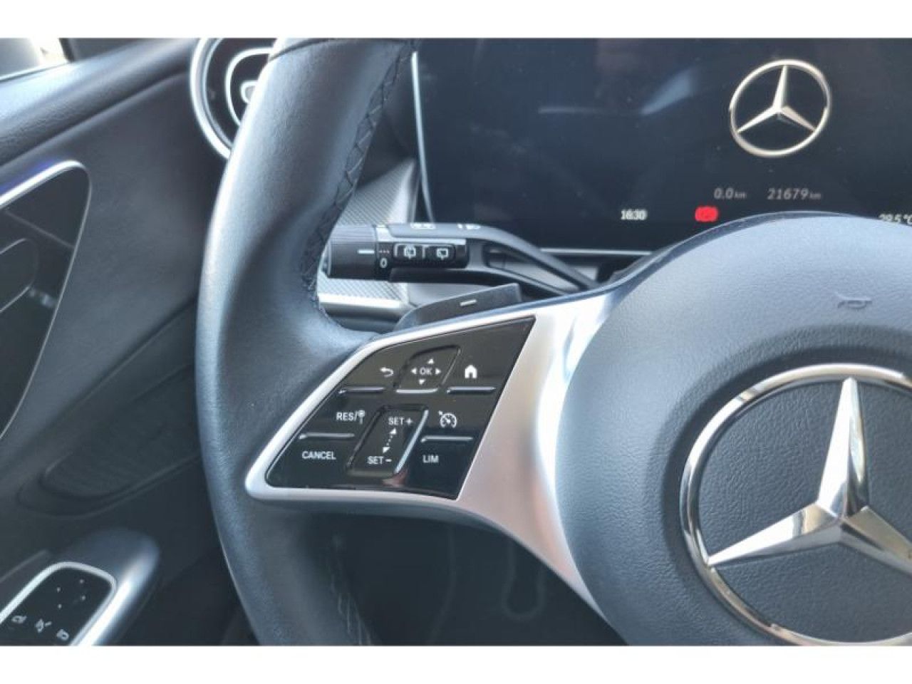 Imagem do veículo 12 / 18