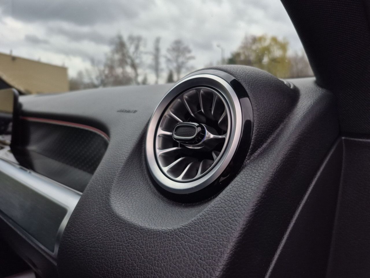 Zdj&eogon;cie pojazdu 21 / 24