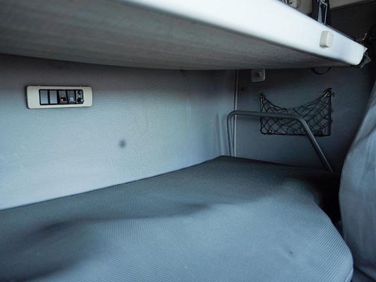 Vehicle image 14 / 16