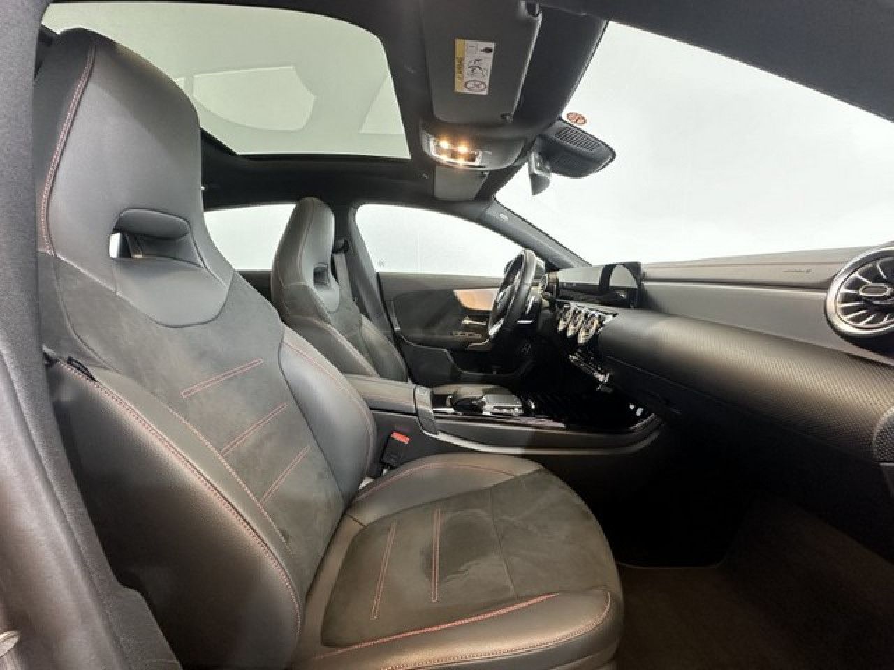 Imagem do ve&iacute;culo 9 / 19