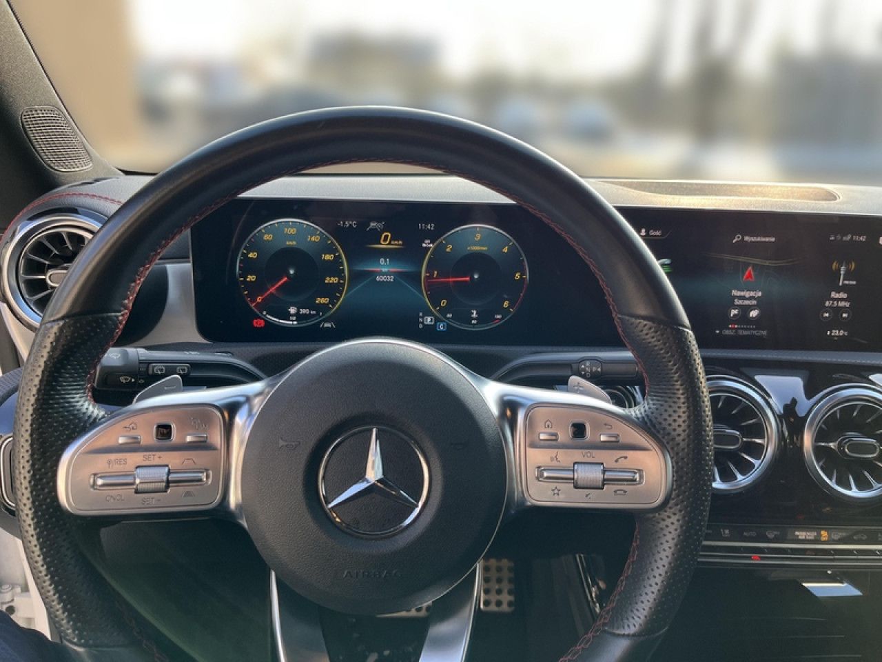 Zdjęcie pojazdu 18 / 18