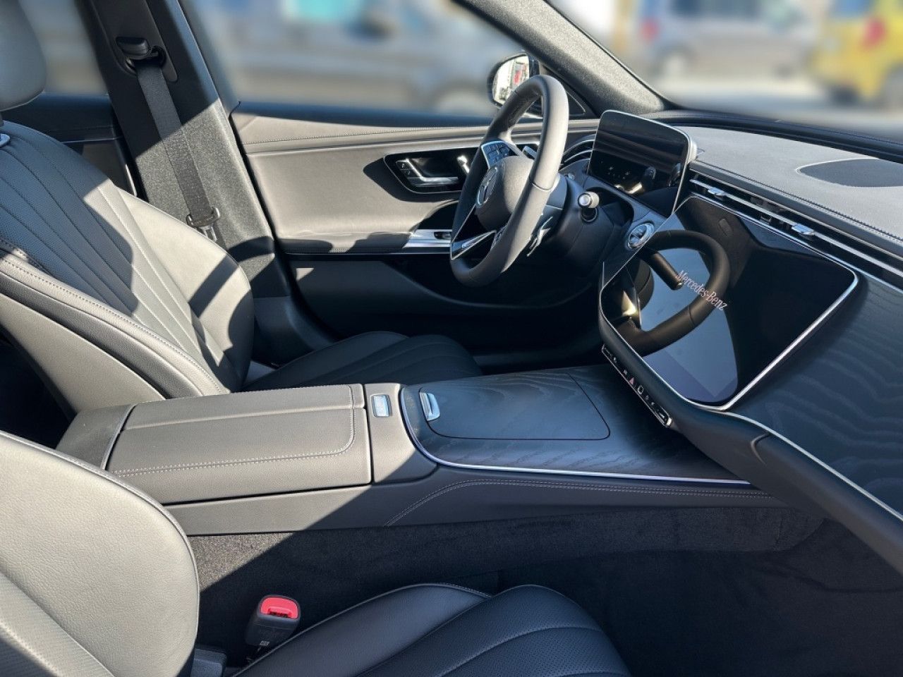 Mercedes-Benz E-Klasse – Bild 8