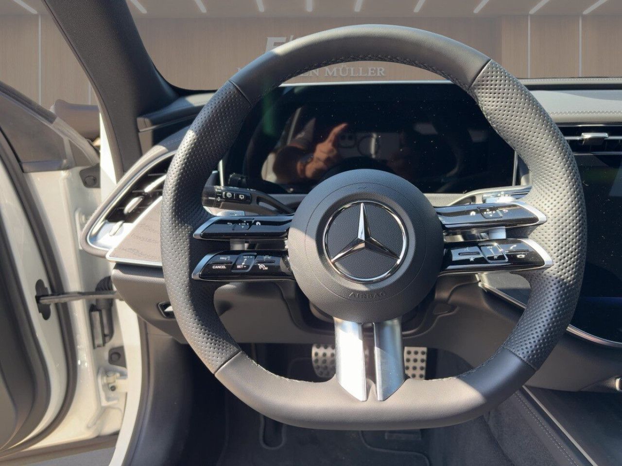 Mercedes-Benz E-Klasse – Bild 9