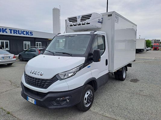Vehicle image 1 / 17