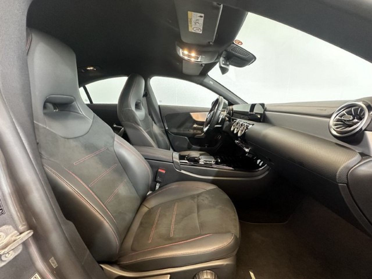 Imagem do ve&iacute;culo 9 / 19