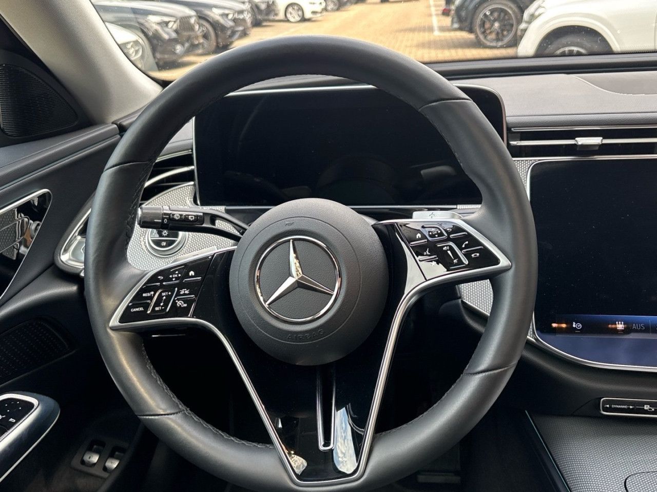 Mercedes-Benz E-Klasse – Bild 8