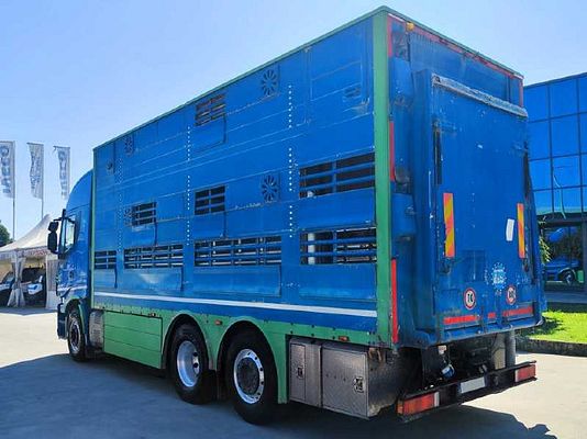 Vehicle image 4 / 15