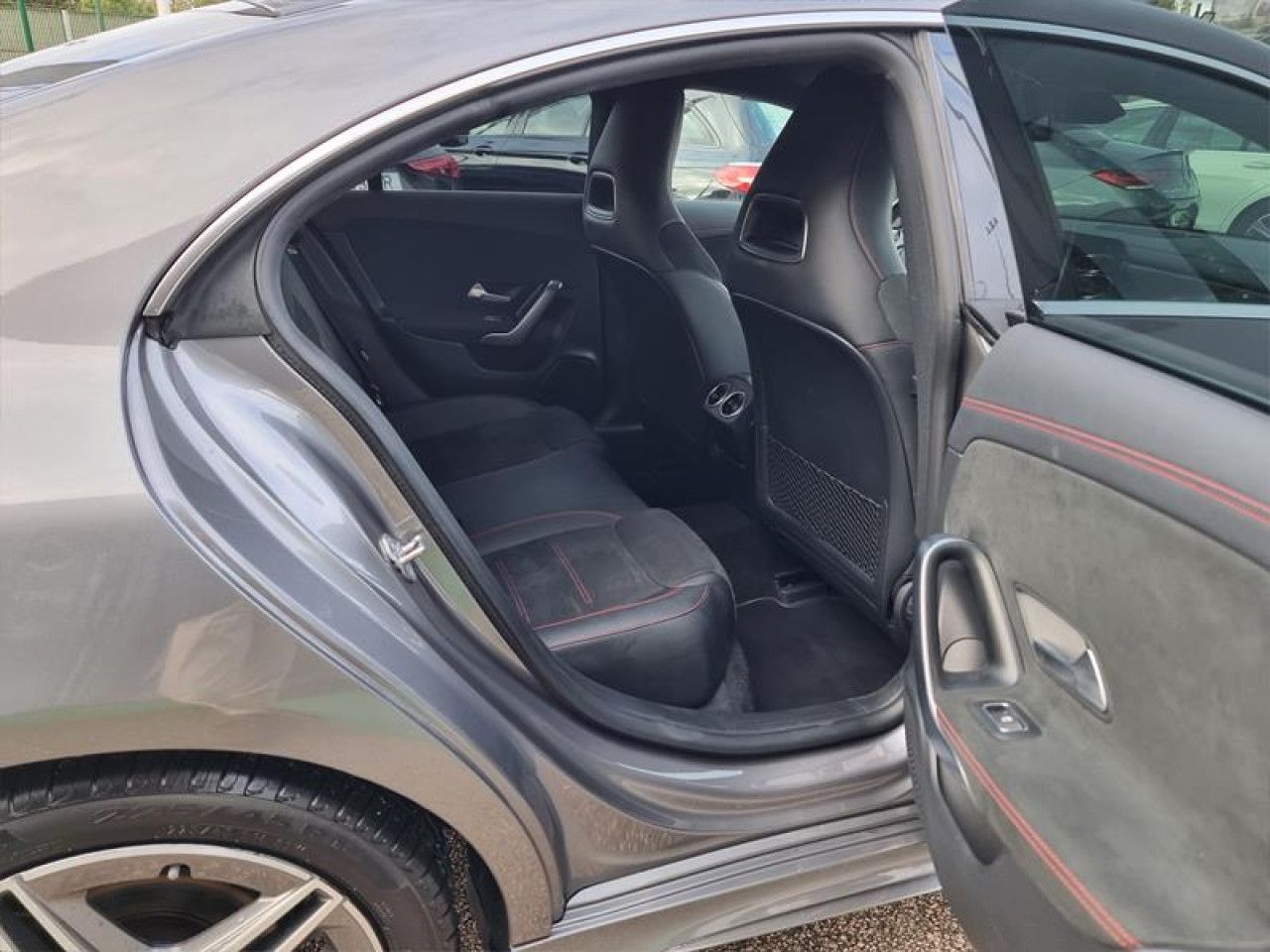 Imagem do ve&iacute;culo 9 / 15