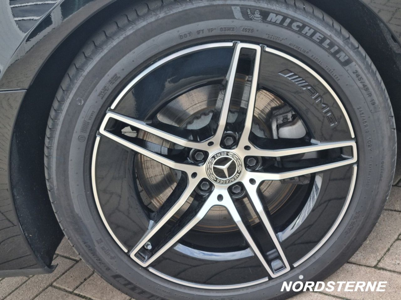 Mercedes-Benz E-Klasse – Bild 12