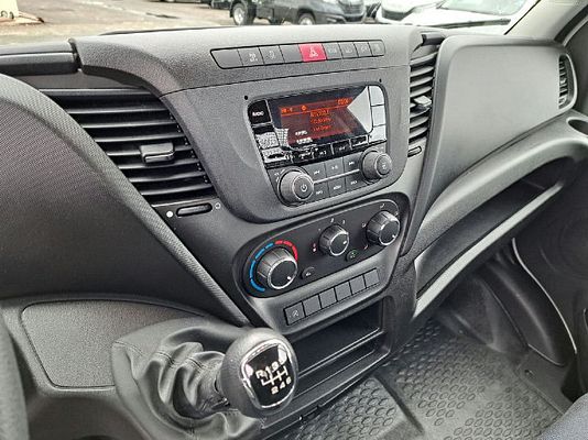 Vehicle image 10 / 11