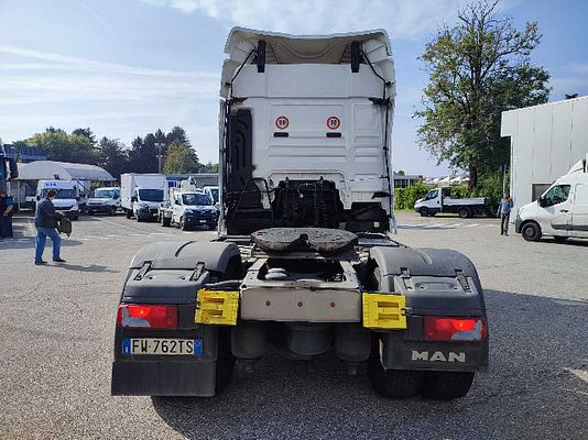 Vehicle image 6 / 10