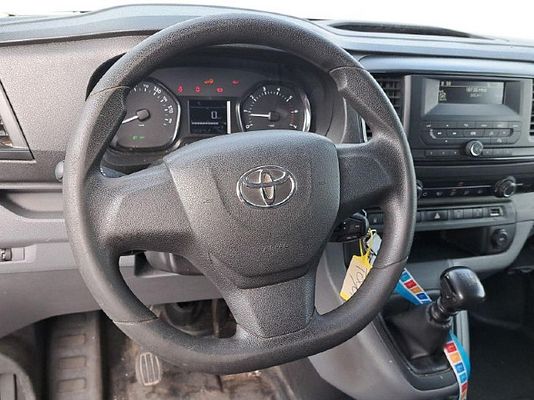 Vehicle image 12 / 14