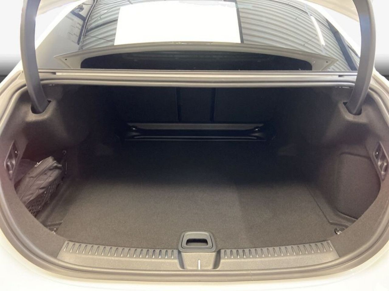 Mercedes-Benz E-Klasse – Bild 8