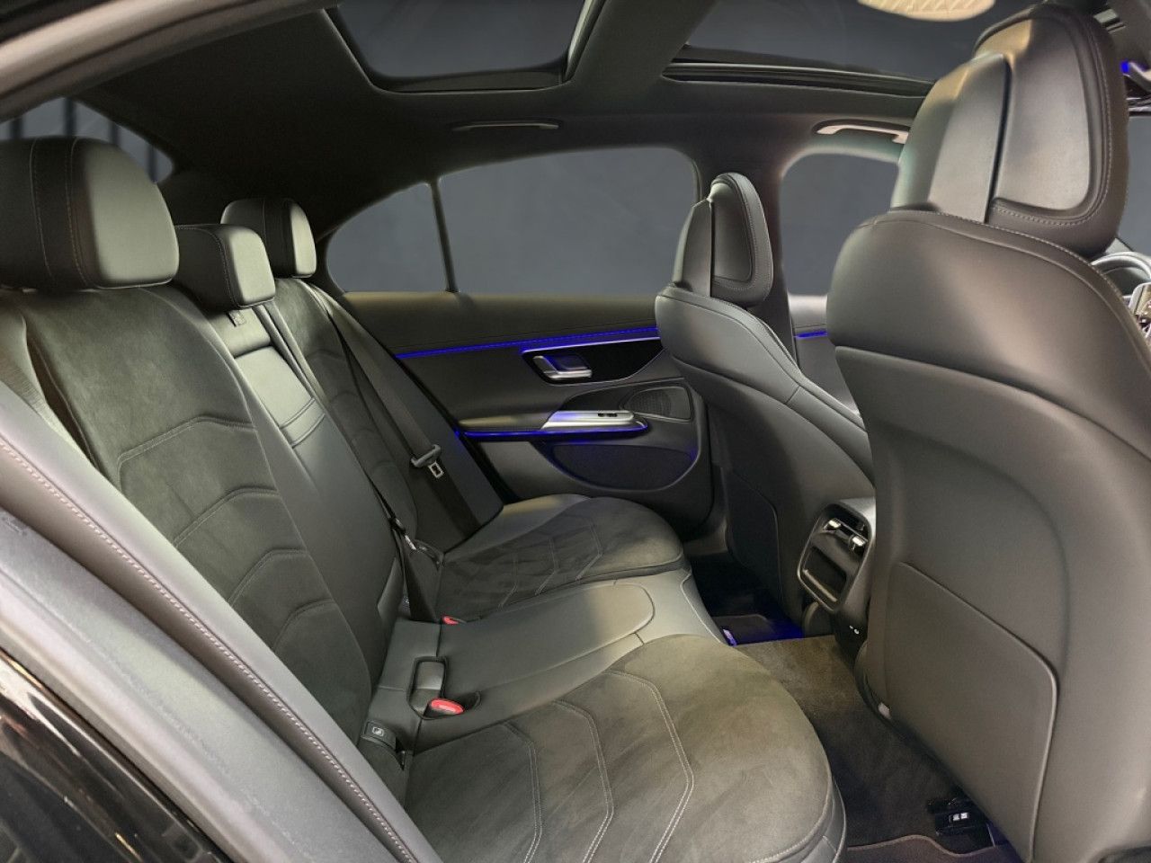 Mercedes-Benz E-Klasse – Bild 14