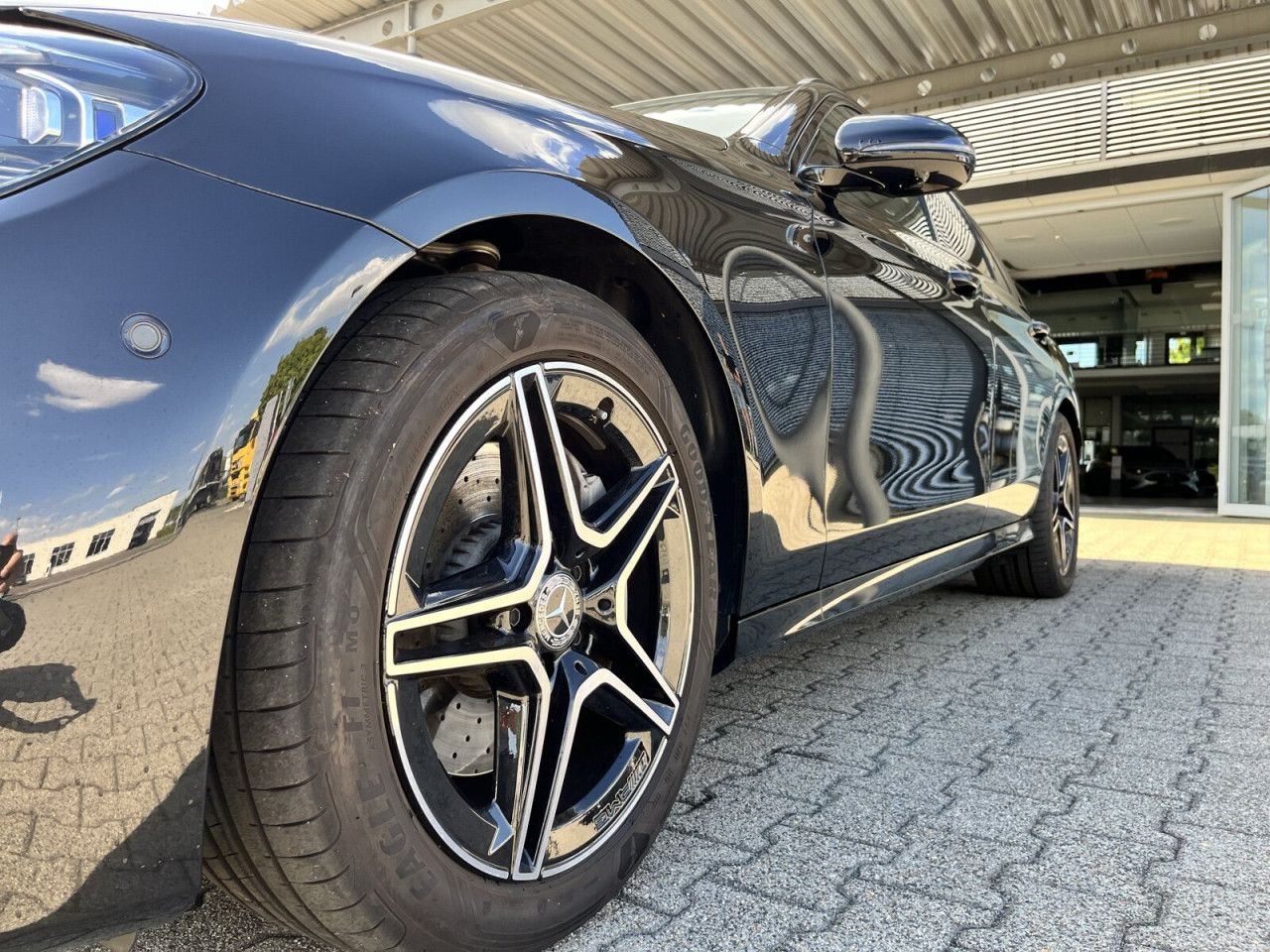 Mercedes-Benz E-Klasse – Bild 10