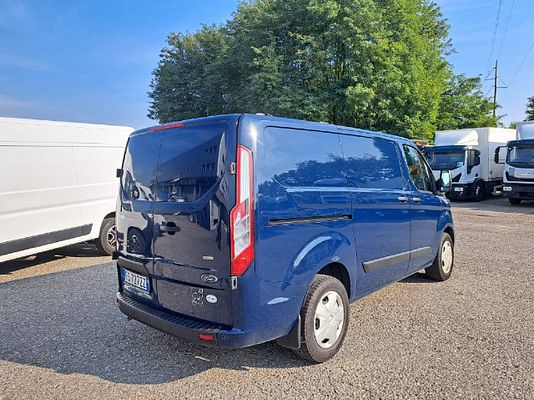 Vehicle image 7 / 13