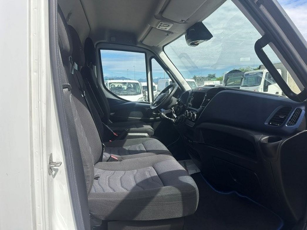 IVECO | 35C18