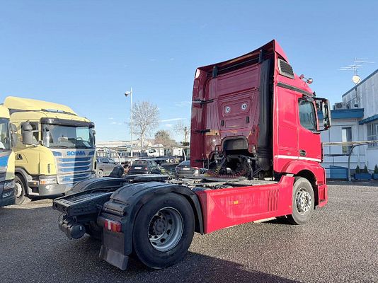 Vehicle image 4 / 15