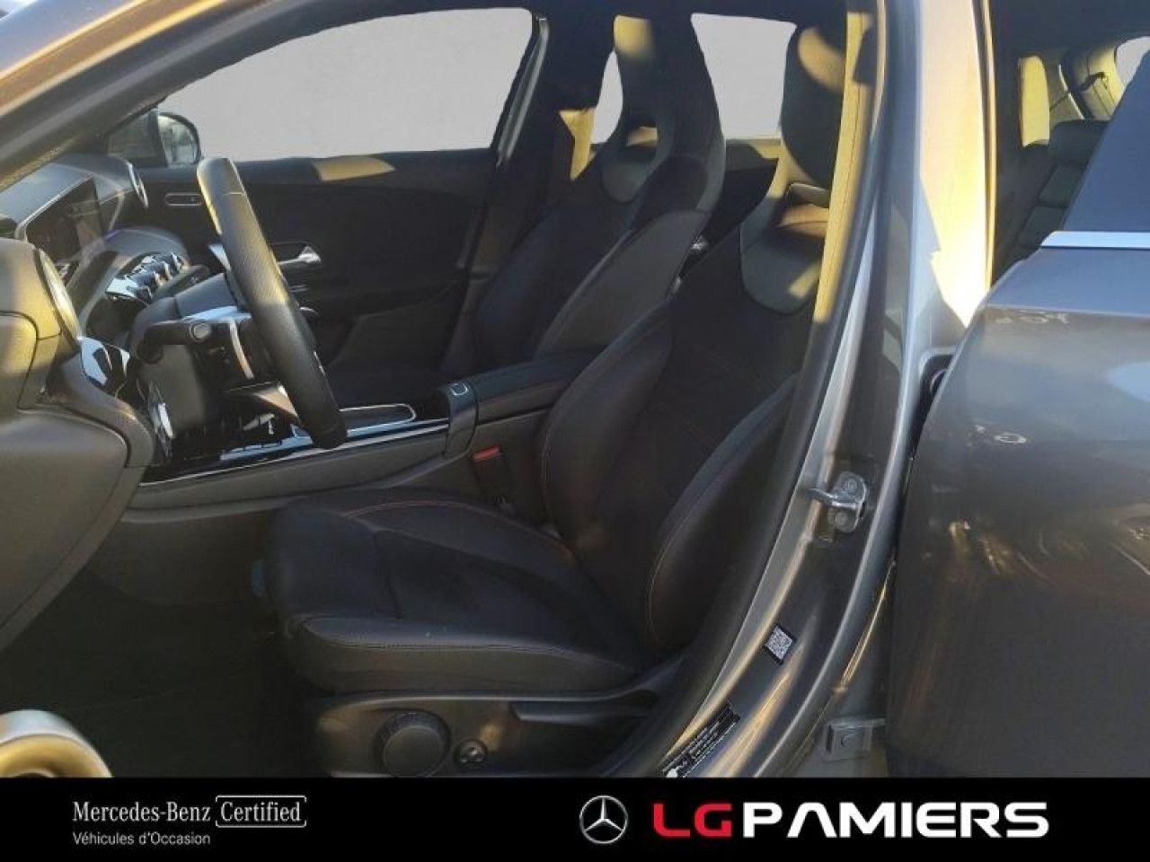 Photo du v&eacute;hicule 10 / 18