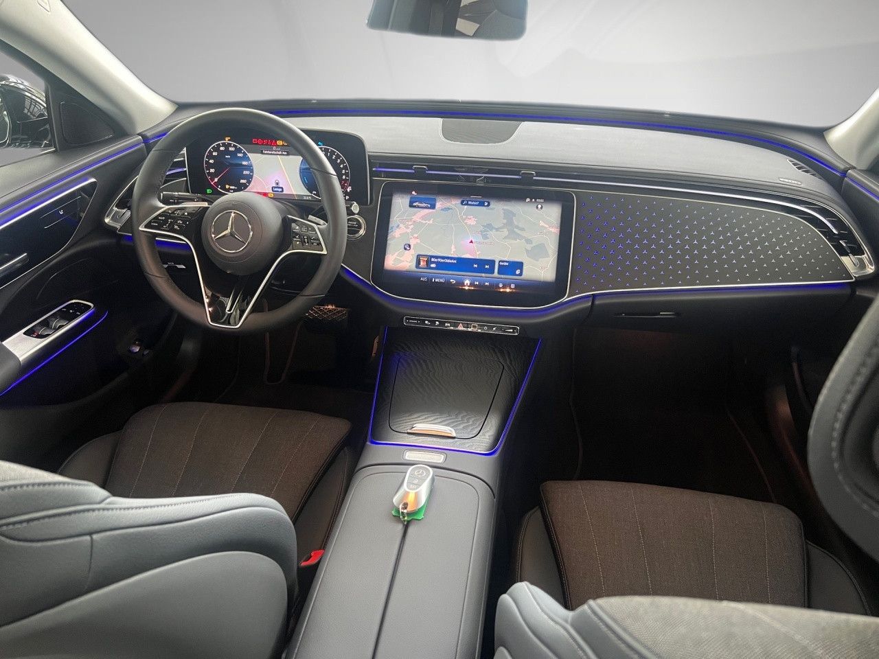 Mercedes-Benz E-Klasse – Bild 24