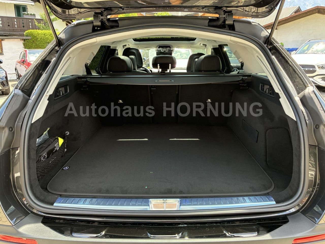 Mercedes-Benz E-Klasse – Bild 8