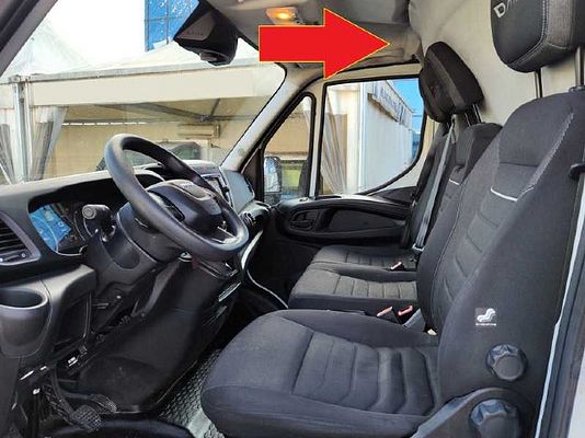Vehicle image 8 / 15