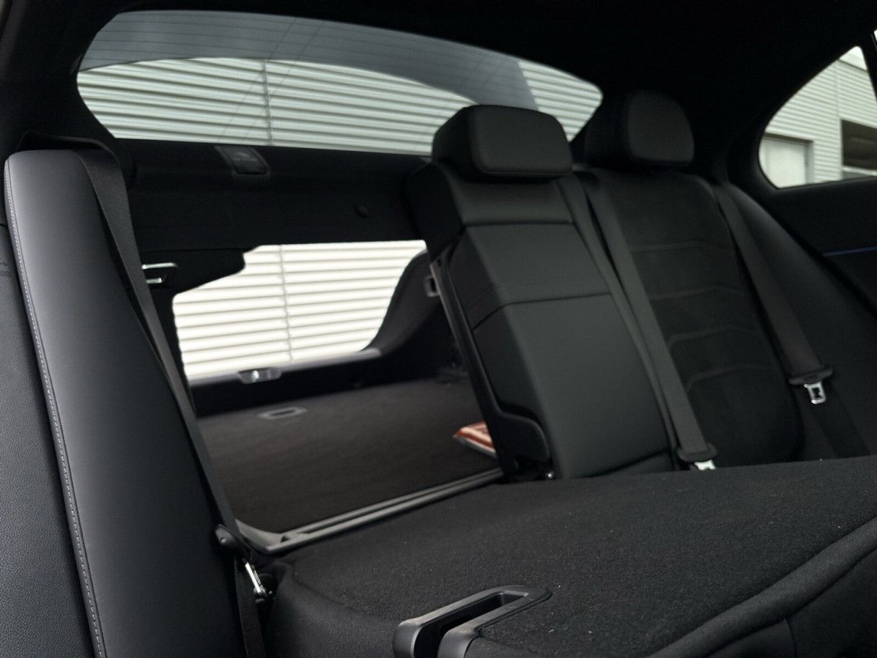 Mercedes-Benz E-Klasse – Bild 18
