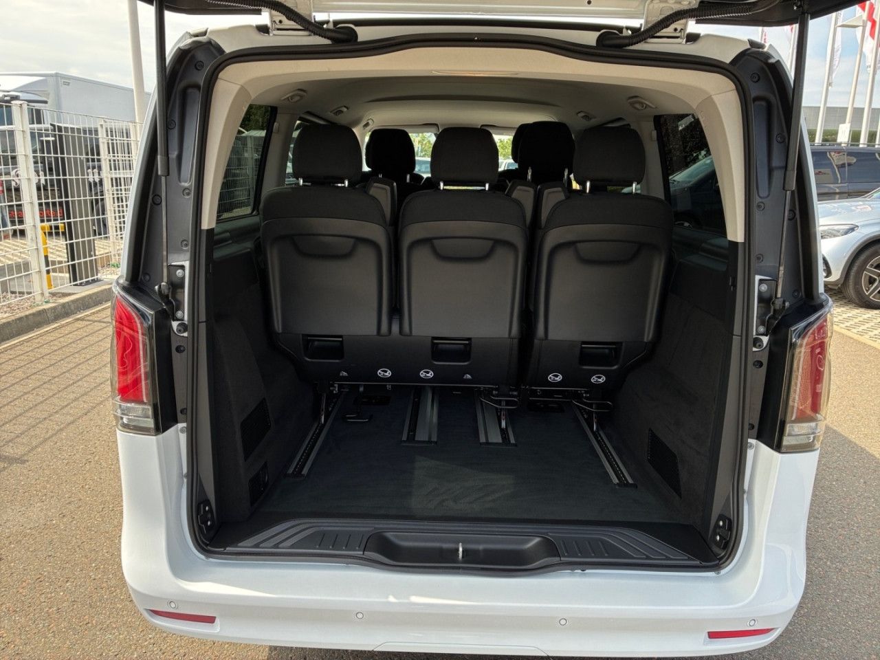 Mercedes-Benz EQV – Bild 13