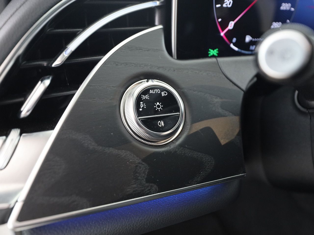 Mercedes-Benz E-Klasse – Bild 15