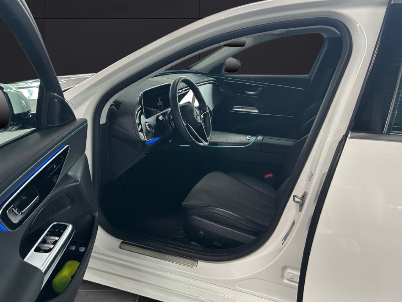 Mercedes-Benz E-Klasse – Bild 8