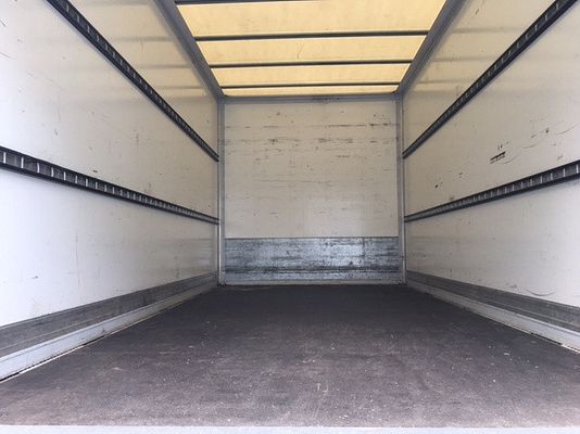 Vehicle image 9 / 11