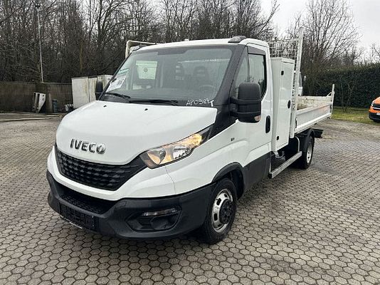 Vehicle image 1 / 15