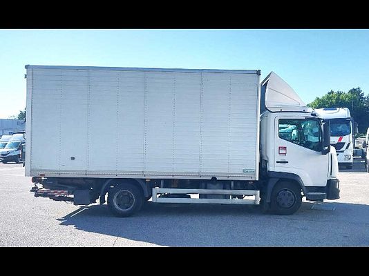 Vehicle image 3 / 6