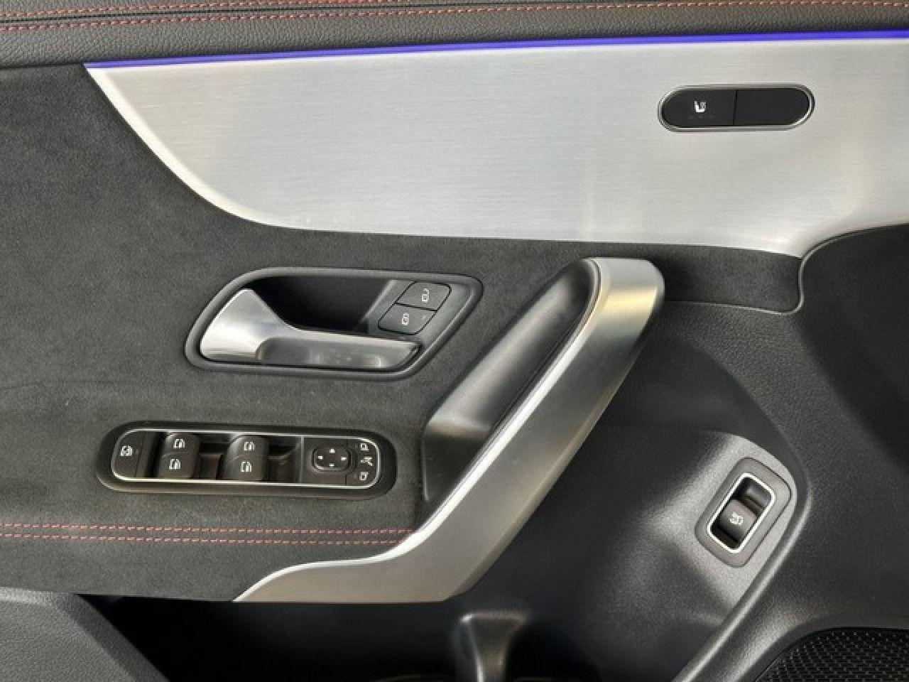 Imagem do ve&iacute;culo 18 / 19