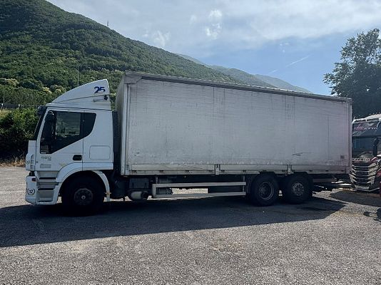 Vehicle image 2 / 7