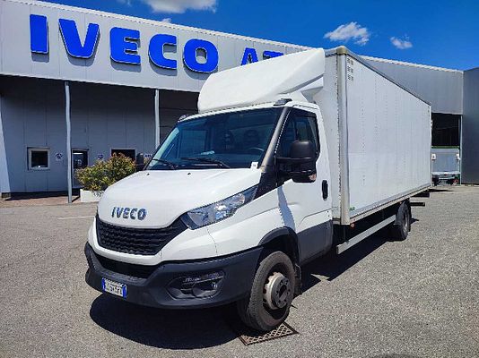 Vehicle image 1 / 13