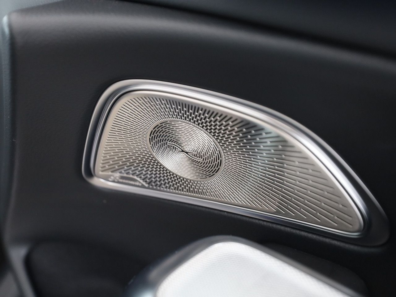Mercedes-Benz E-Klasse – Bild 18