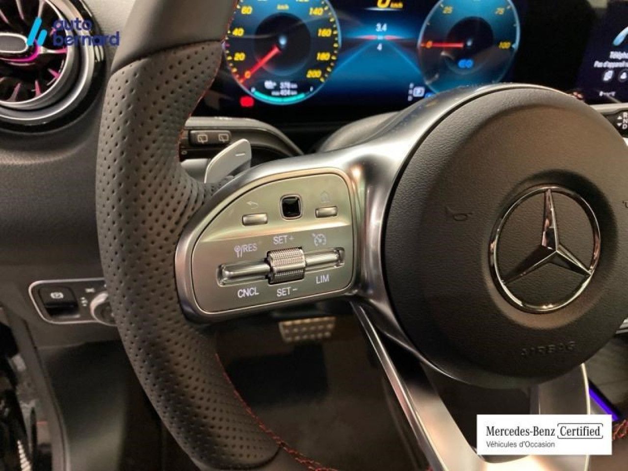 Photo du v&eacute;hicule 13 / 18