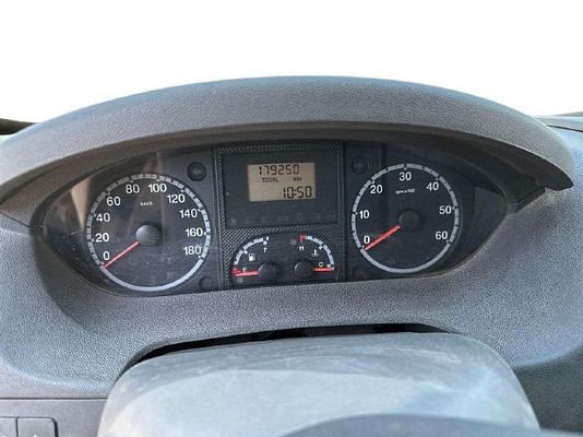 Vehicle image 12 / 12