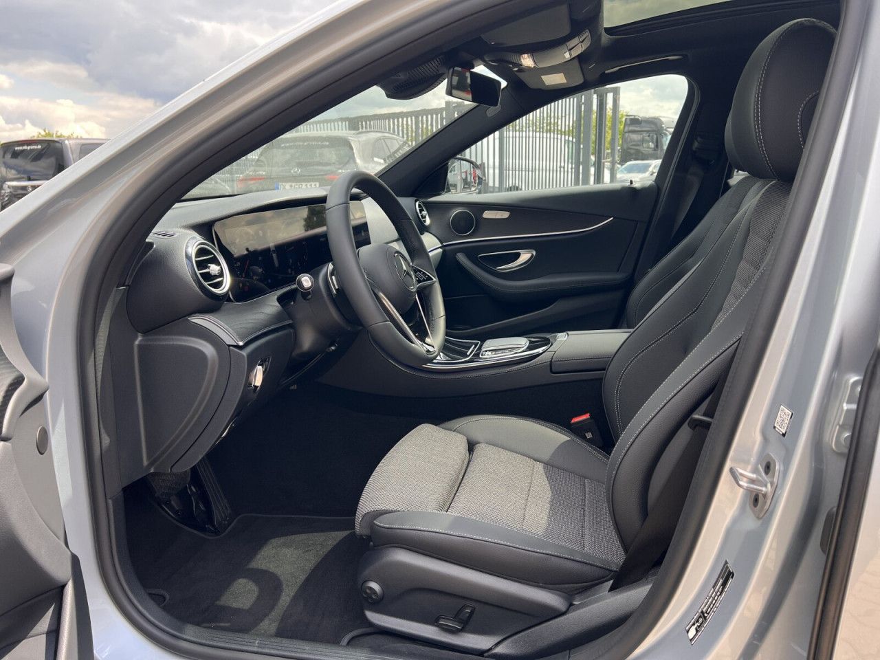 Mercedes-Benz E-Klasse – Bild 24